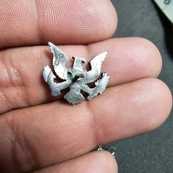 Coat Of Arms Silver Tone Tie Tack Lapel Pin - Picture 3 of 6